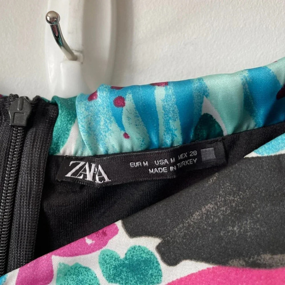 Zara Floral Print Satin Like Jumpsuit Puff Sleeve Size Medium Blogger Fave - Picture 12 of 14